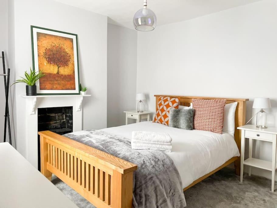 Large House With Fast Trains To London Villa London Borough of London Borough of Croydon Exteriör bild